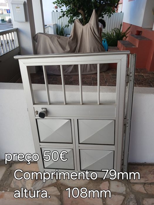 2 Portões de alumínio