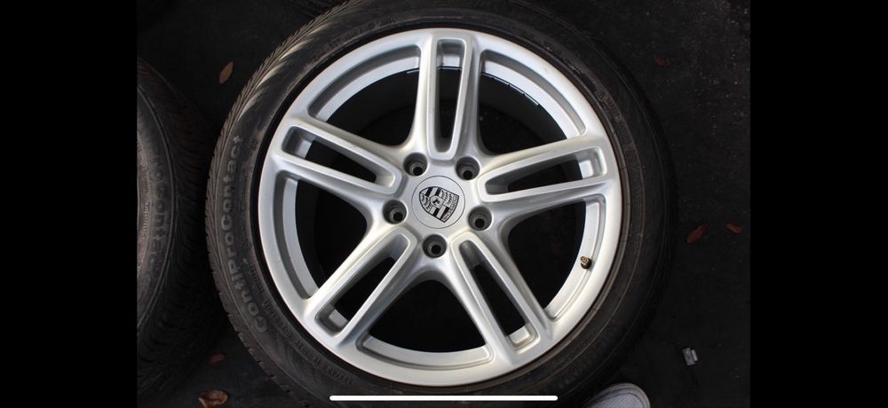 Komplet koła felgi opony porsche . Idealny stan