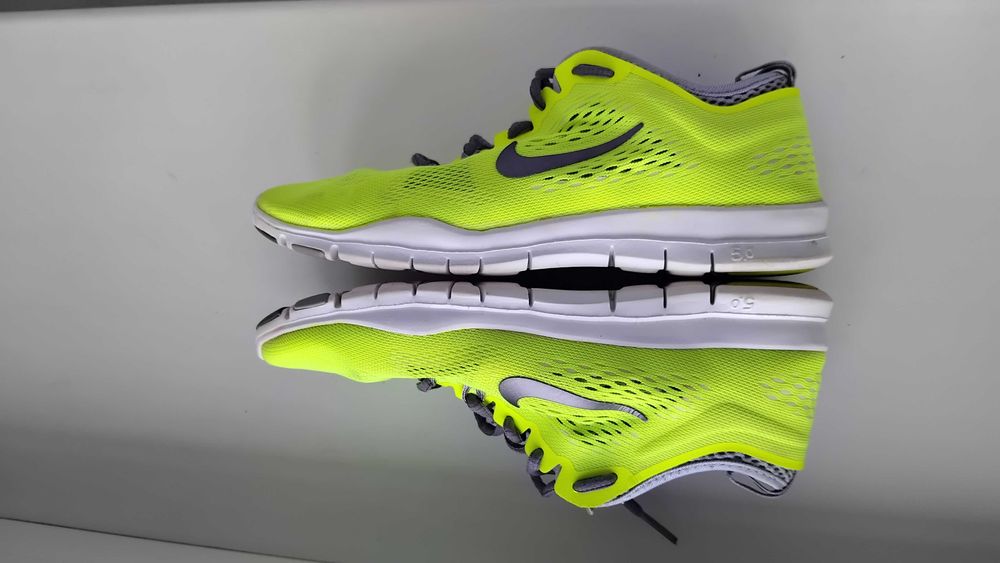 Nike free tr fit 4  37,5р 23,5см кросiвки