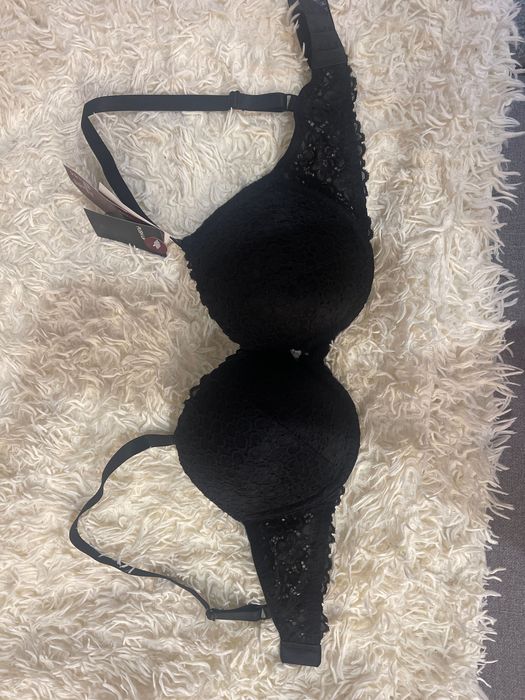 Бюстгальтер H&M з Push Up розмір ЕU 70F чорний з мереживом