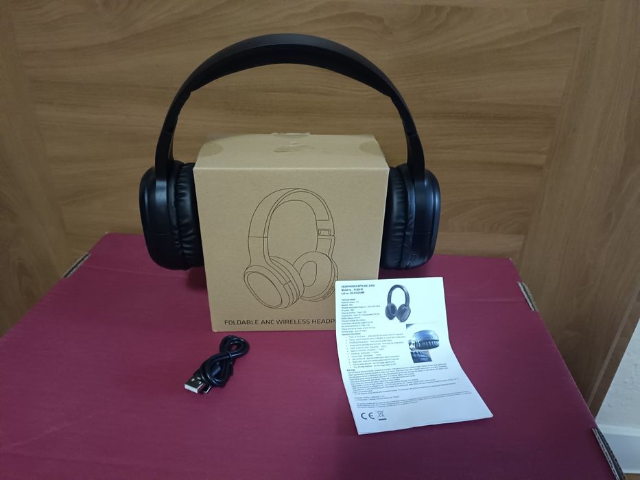 Nowe Słuchawki Bezprzewodowe V1384-03 logo Polskie Radio Trójka