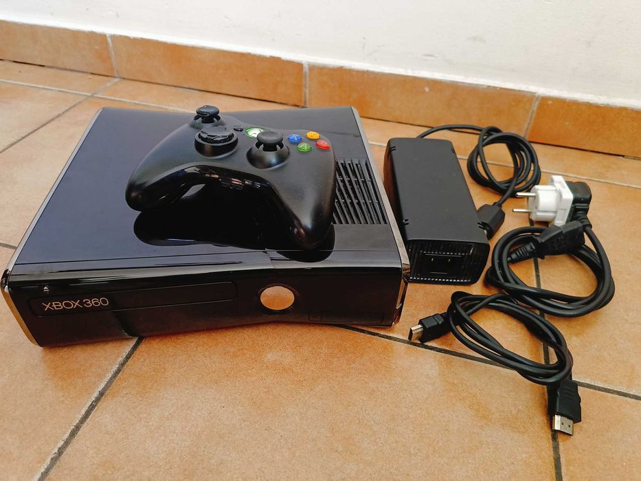 Xbox 360 Slim +pad +1 gry / Konsola xbox360