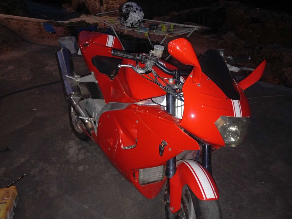 Aprilia rsv1000 France