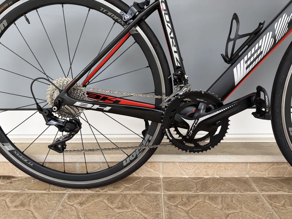 Bicicleta de estrada - Carbono - Bem equipada