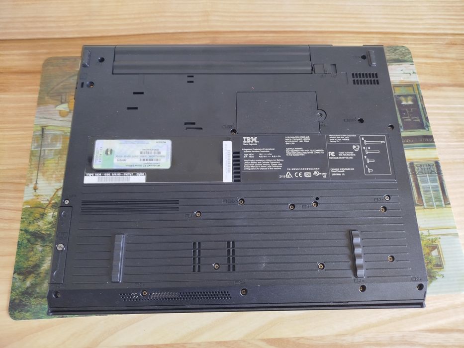 IBM R50e stan idealny kolekcjoneski