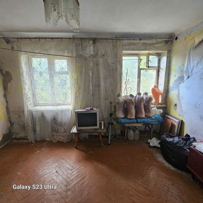 Продается трехкомнатная квартира !