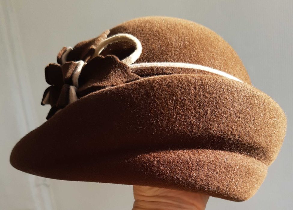 Шляпа женская фетровая зимняя.