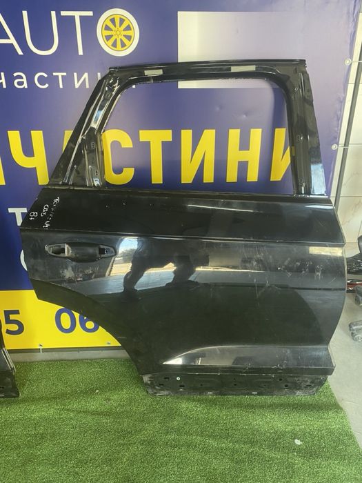 Touareg 20р двері задні праві