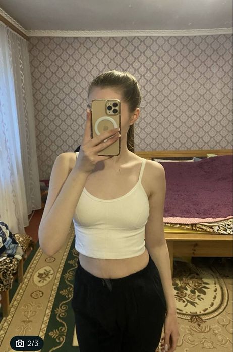 Топ з відкритою спиною
