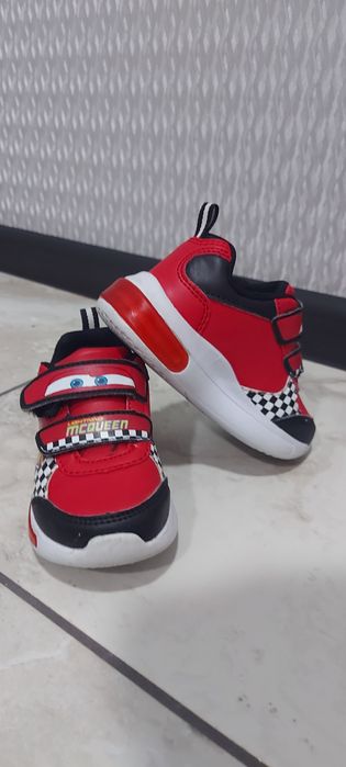 Дитячі кросівки,підошва з освітленням