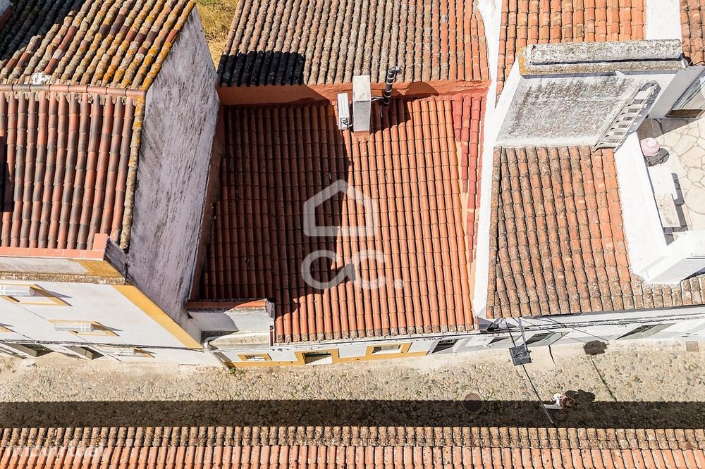Moradia T1+1 de Rés do Chão e 1º andar no Centro Histórico de Évora
