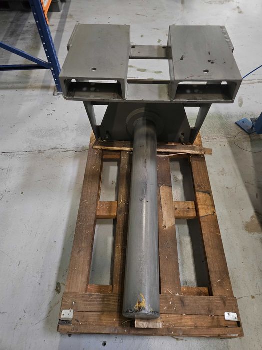 ostroga , trzpień bolec załadunkowy do wózka widłowego