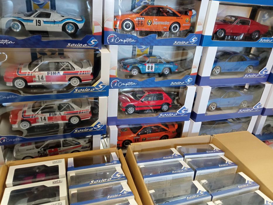 Miniaturas Diecast Solido 1/18 Subaru Skyline Porsche McLaren Etc.