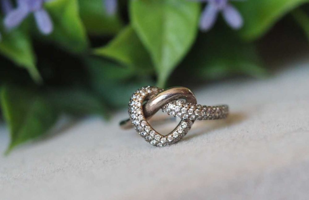 Pierścionek srebrny 925. Przeplatane serce. Na Walentynki. R. 14.