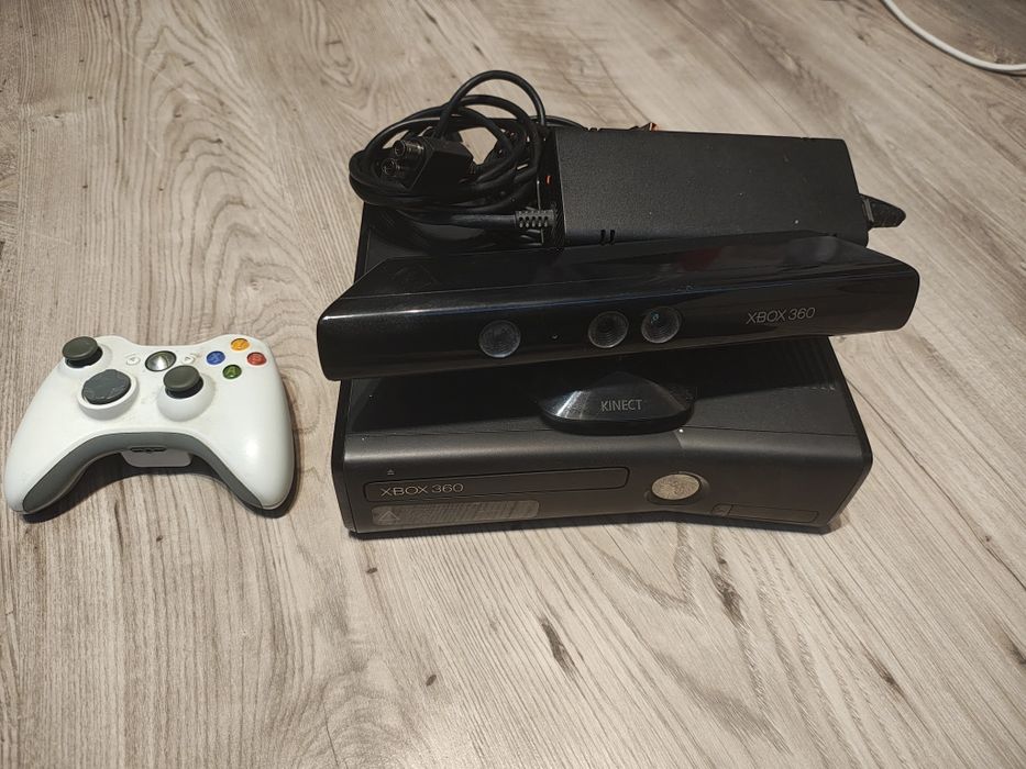 Xbox 360 slim z grami