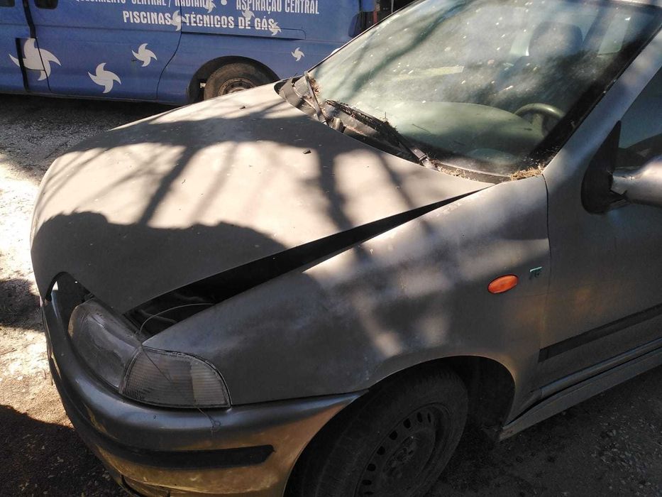 Para Peças Fiat Punto 75 1.2 de 1994 com 73 CV com boa mecânica