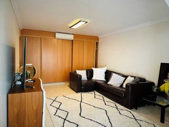 Apartamento Arrendamento ao ano