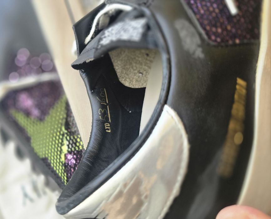 Golden Goose Stardan LTD Edition
Stardan glitter-detail sneakers 
Stardan glitter-detail sneakers