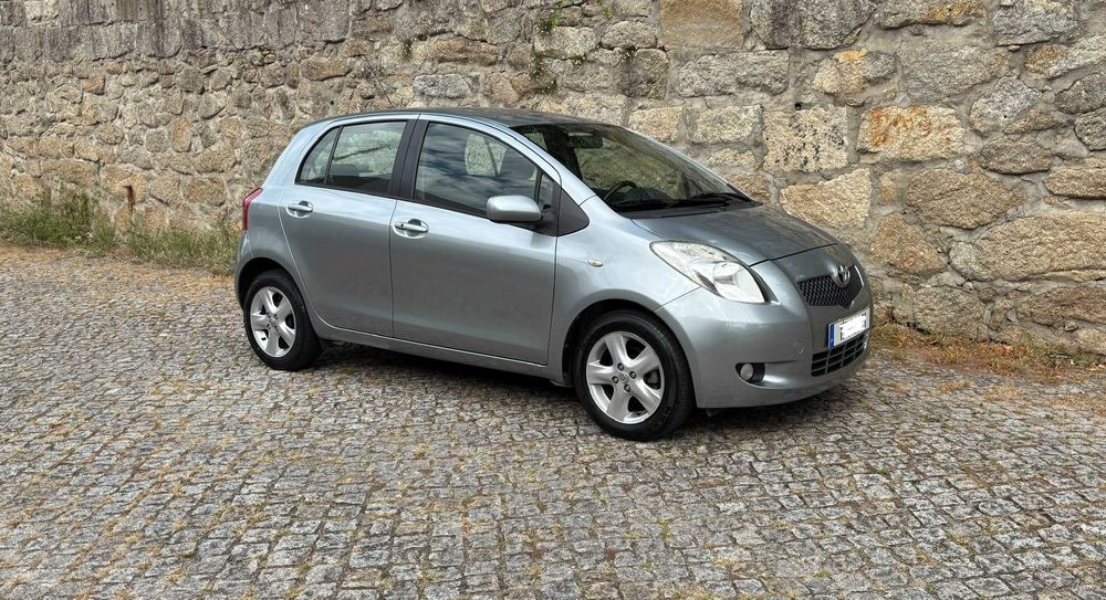 Toyota Yaris 1.0 VVT-i Sol High Pack — photo 2