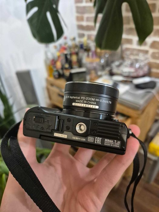 Nikon 1 J5 + 10–30mm | pudełko + torba + bateria + ładowarka | 250 zdjęć | stan idealny