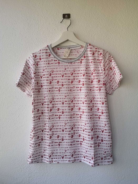 T-shirt com símbolo "" em vermelho da Mo, tamanho L
