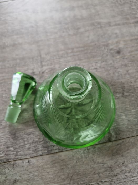 K2. Zestaw ze szkła artystycznego prasowanego