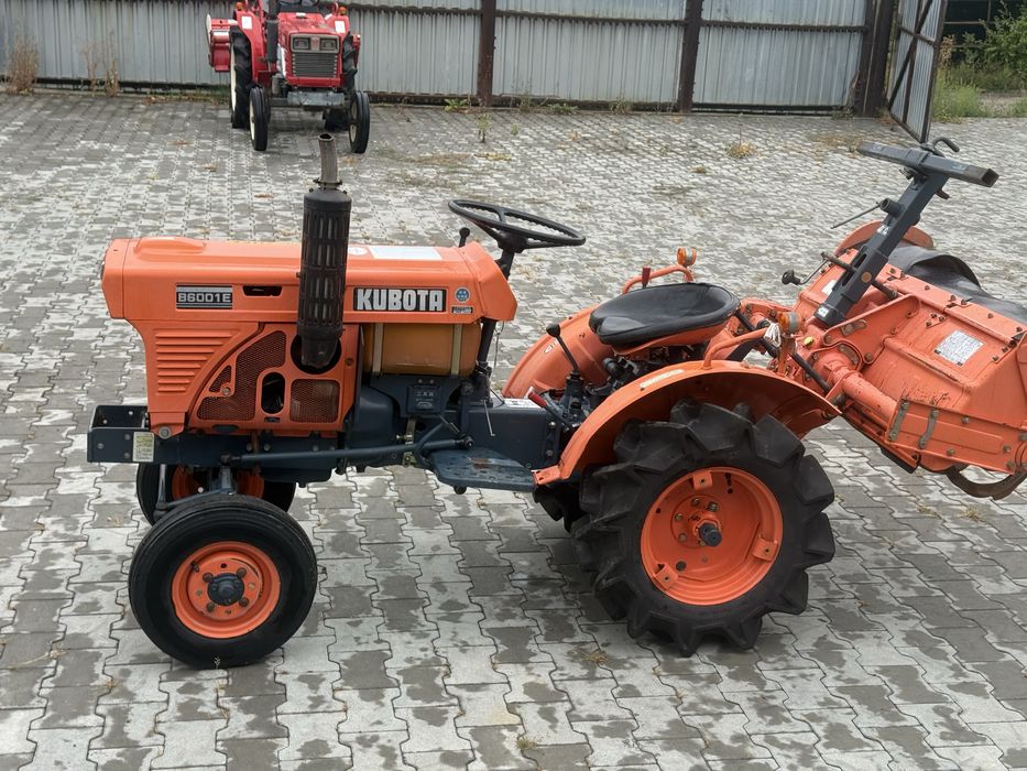 Японський трактор Kubota B6001