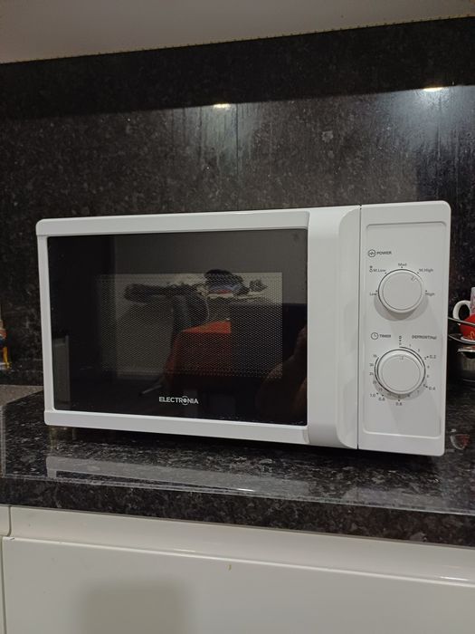 Microondas marca Electrónia