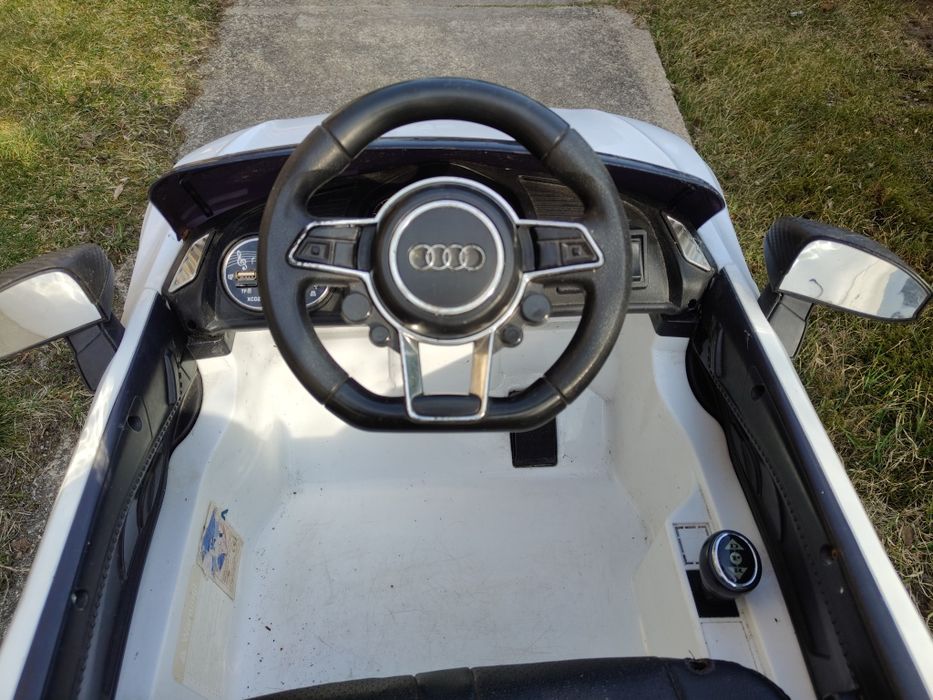 Auto na akumulator dla dziecka Audi biały samochód