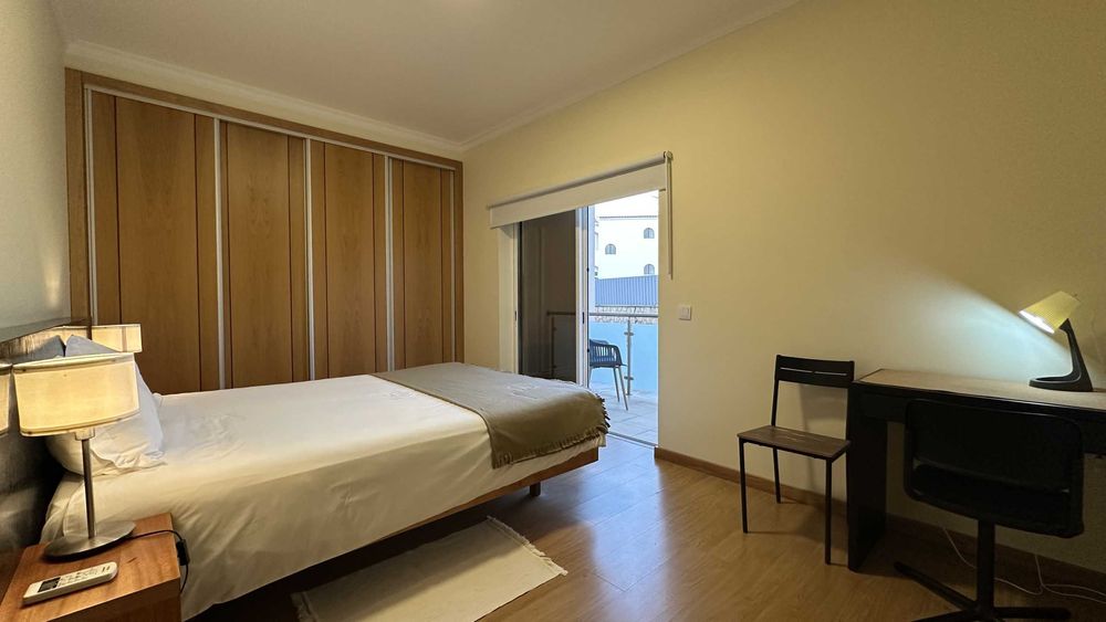 Predio Oura Albufeira com Rendimento
