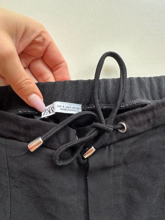Czarne spodnie Zara w rozmiarze S, w świetnym stanie. Alladynki