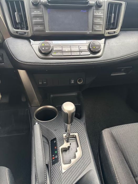 Toyota RAV-4 2013...