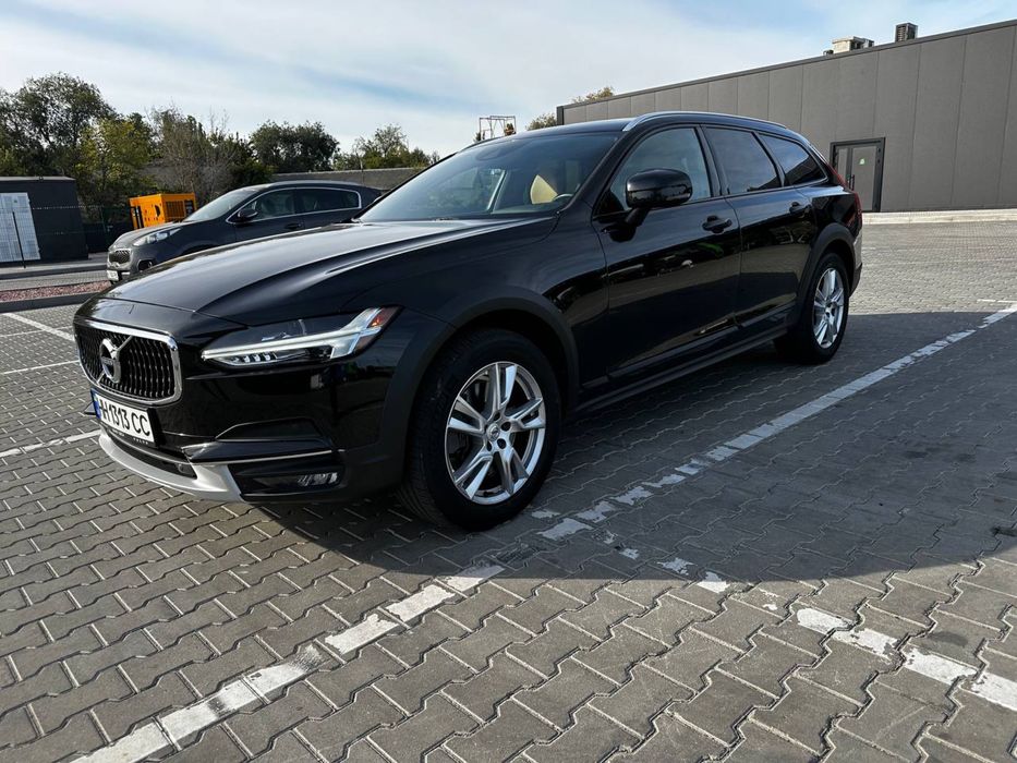 Volvo V90 Cross country