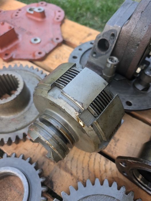 Коробка передач МТЗ 1025/1221 по запчастинах Шестерня вал Фрикціон МТЗ