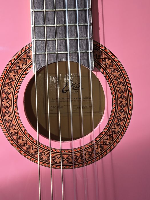 Guitarra Eko 3/4 Rosa completamente nova