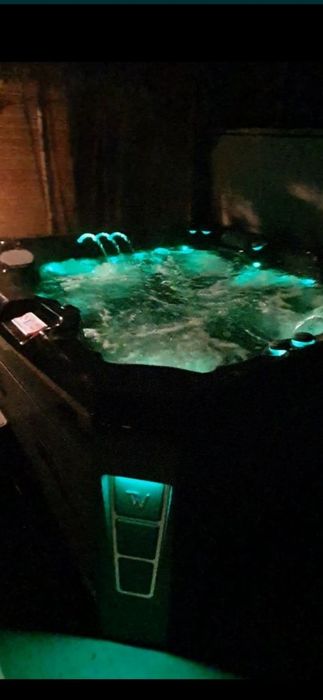 Domek  6 - 8 osobowy nad morzem, 100 m do plaży, jacuzzi. Rewa koło Gdyni