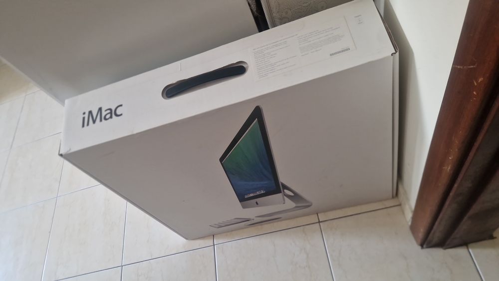 Folded iMac 21476178062194124802