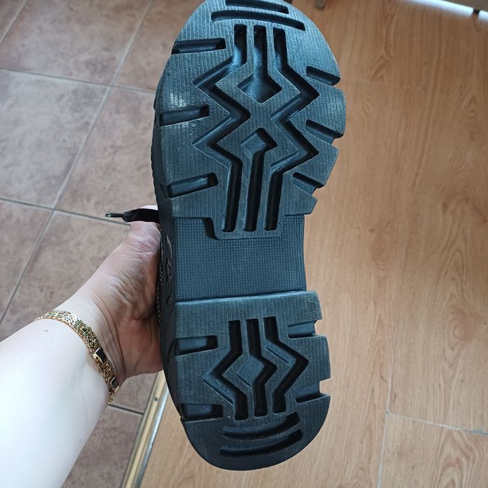 Buty na platformie Booster rozm.42 skorzane