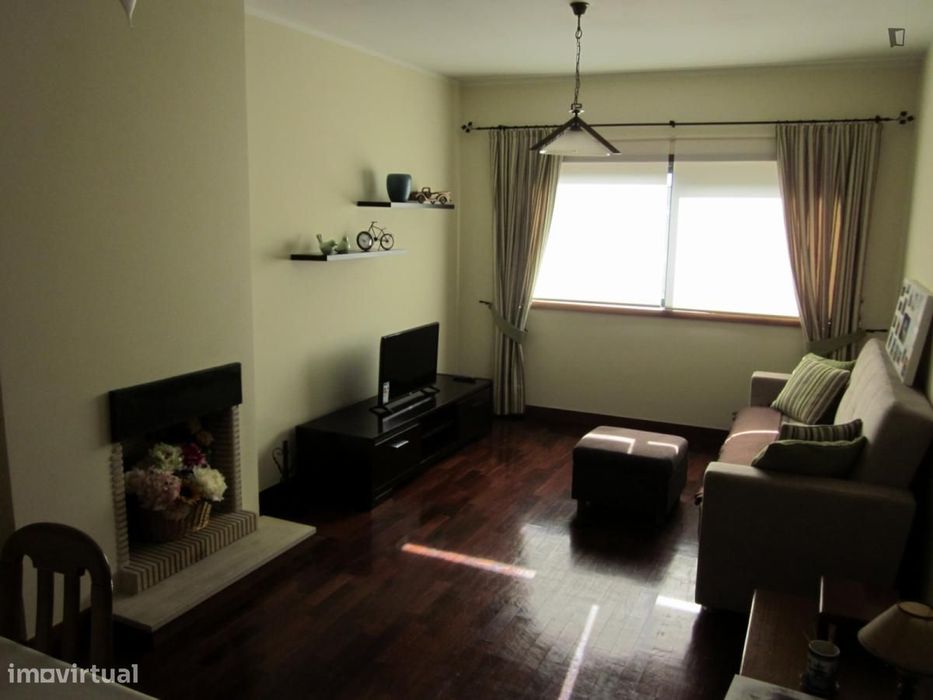 Apartamento com 1 quartos - localizado em Senhora da Hora Porto