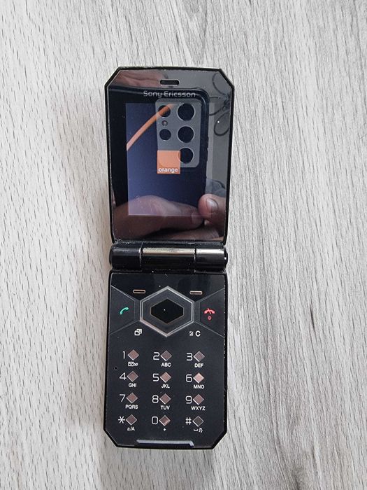 ORYGINALNY SPRAWNY Telefon Sony Ericsson F100i Jalou Pudełko Ładowarka