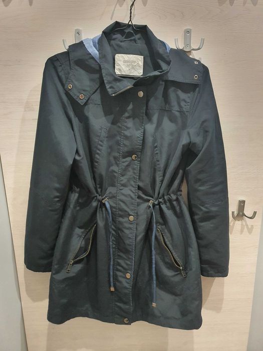 Granatowa parka z kapturem Cropp