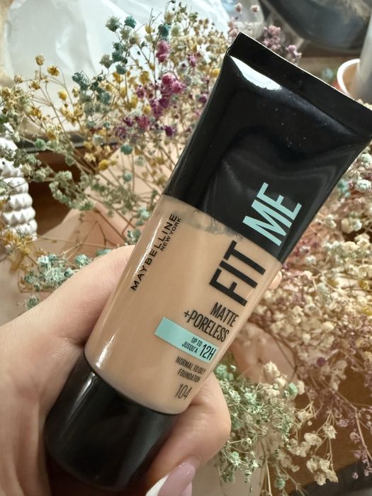 Матуючий тональний крем для обличчя Maybelline New York Fit Me 104