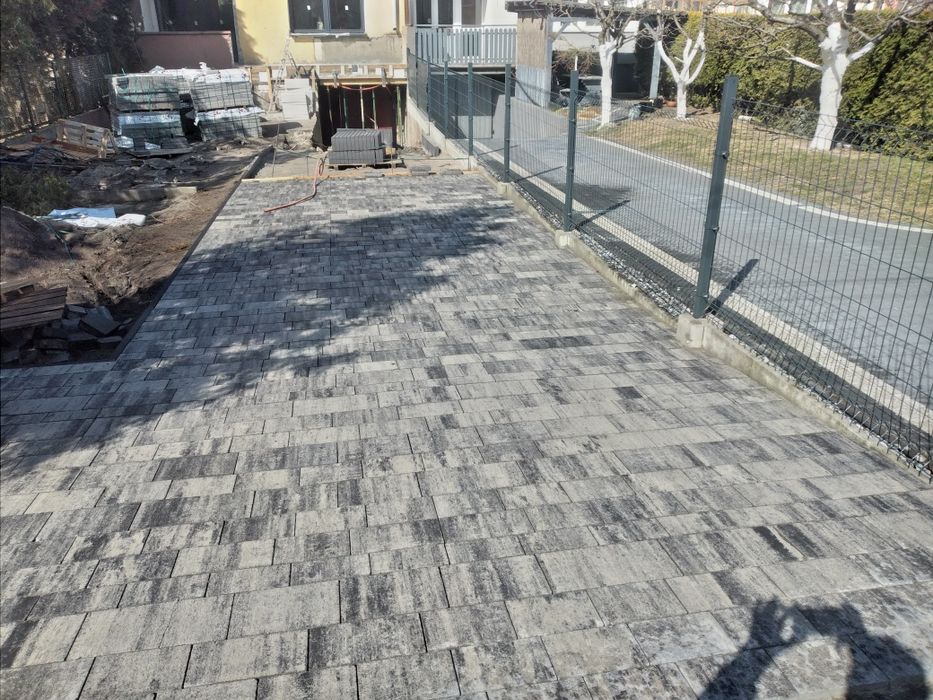 Układanie kostki brukowej