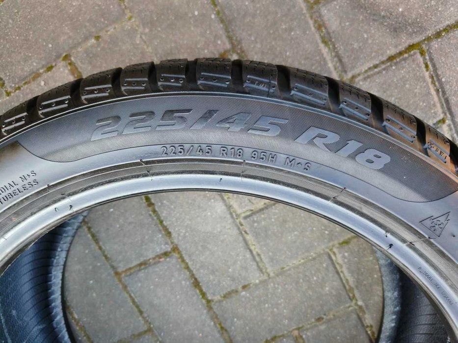 225/45 95H R18 PIRELLI Sottozero 3 J 7.5mm 2022r Zimowe Opony 2szt
