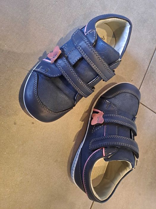 Granatowe buciki, wkładka skórzana, rozmiar 30