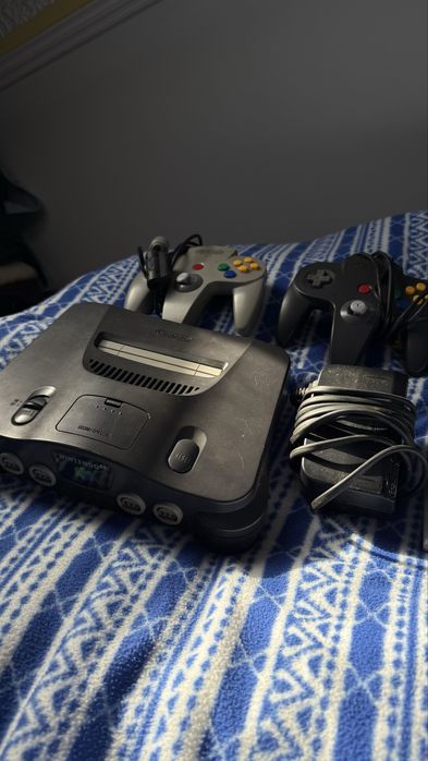 Nintendo 64 + 2 comandos + 4 jogos