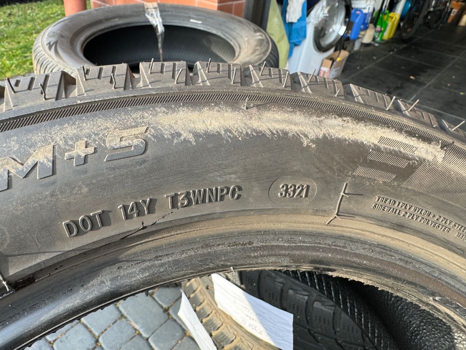 Opony zimowe 215/55R18