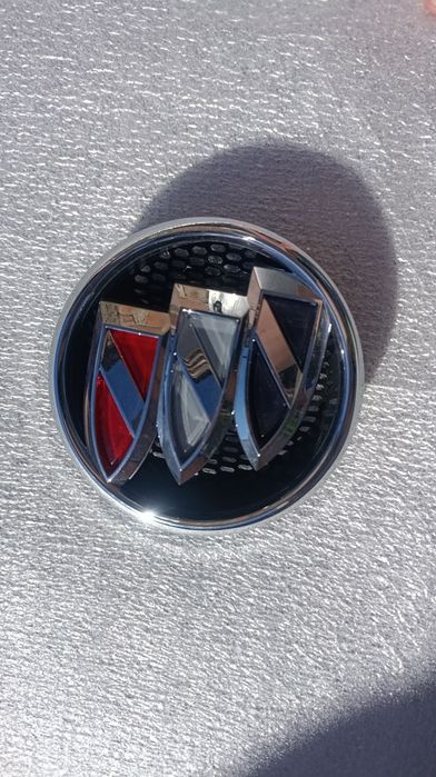 Значок емблема  на buick envision