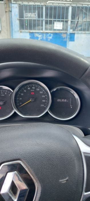 Renault Logan 2019 р газ-бензин