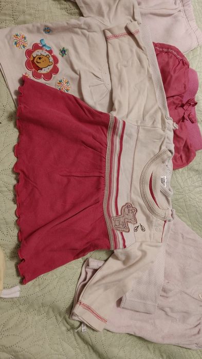 Spodenki, bluzeczki i czapeczki.